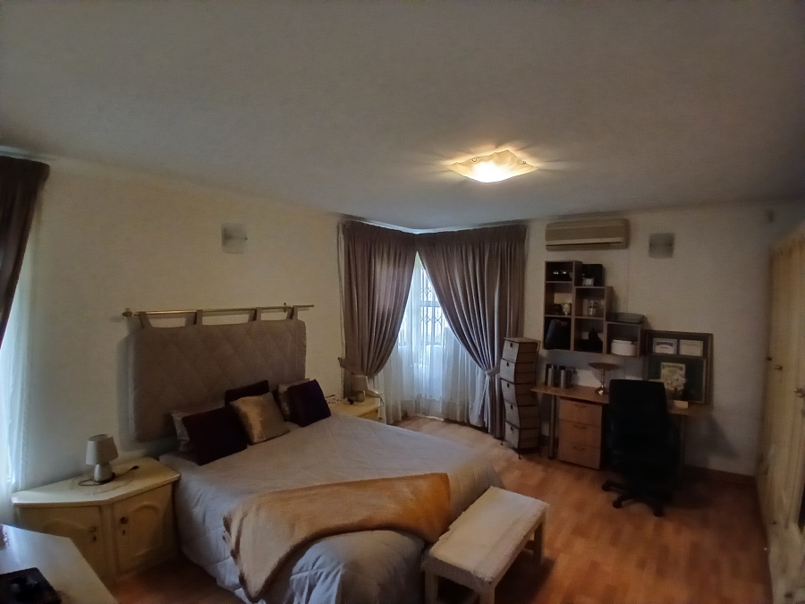 4 Bedroom Property for Sale in Zinniaville North West